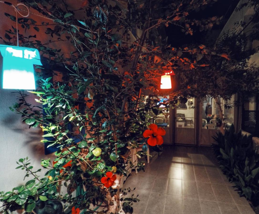 Miss Hotel Karya Oren  Eksteriør billede